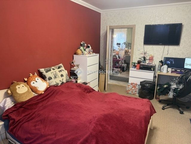 Eladó panellakás, Pécsett 62.9 M Ft, 3 szobás