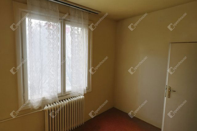 Eladó panellakás, Székesfehérvárott 50.99 M Ft, 1+3 szobás