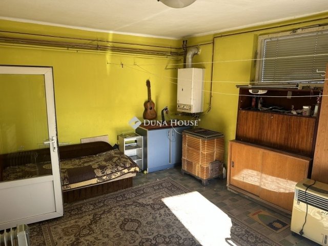 Eladó családi ház, Székesfehérvárott 29.5 M Ft, 2 szobás