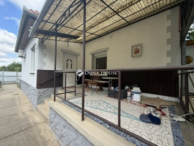 Eladó családi ház, Üllőn 89.9 M Ft, 2 szobás