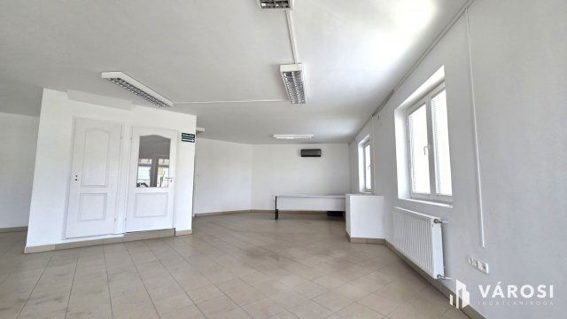 Kiadó ipari ingatlan, Debrecenben 1500 E Ft / hó