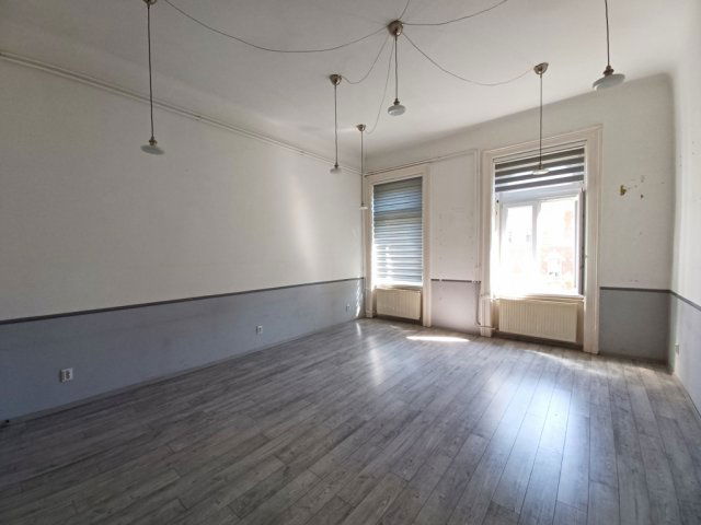 Eladó téglalakás, Budapesten, VII. kerületben, Erzsébet körúton