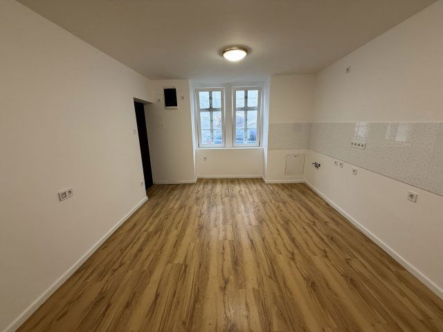 Eladó téglalakás, Sopronban 37.9 M Ft, 1 szobás