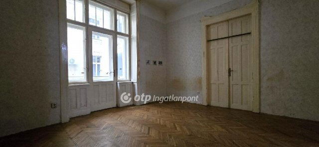 Eladó téglalakás, Budapesten, VI. kerületben 69.9 M Ft, 2 szobás
