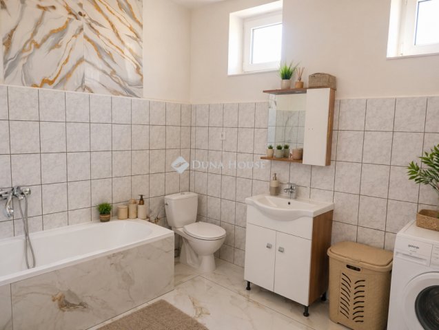 Eladó családi ház, Újszászon 18 M Ft, 3 szobás