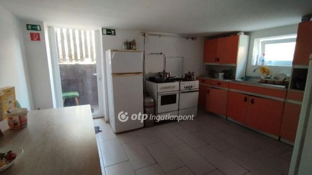 Eladó családi ház, Jászberényben 62 M Ft, 3+7 szobás