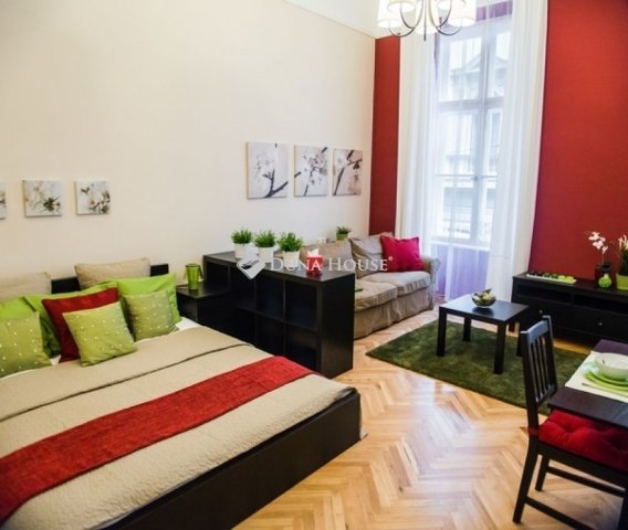 Eladó téglalakás, Budapesten, V. kerületben 69.8 M Ft, 1 szobás