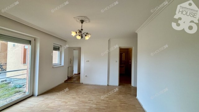 Eladó téglalakás, Kiskunfélegyházán 44.9 M Ft, 3 szobás