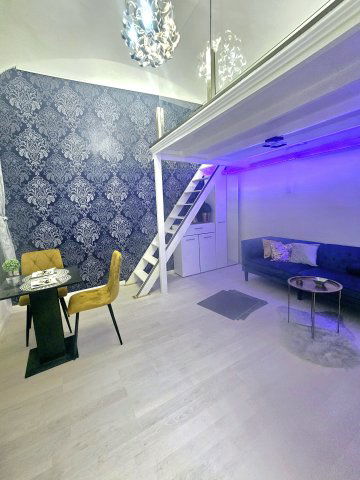 Eladó téglalakás, Budapesten, VI. kerületben, Hajós utcában