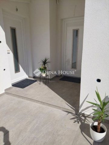 Eladó téglalakás, Baján 34.9 M Ft, 2 szobás