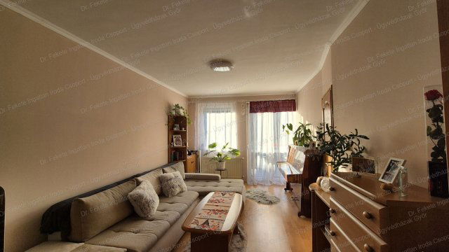 Eladó téglalakás, Győrött, Lakatos utcában 84 M Ft, 2+1 szobás