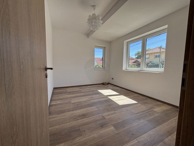 Eladó ikerház, Érden 119 M Ft, 5 szobás / költözzbe.hu