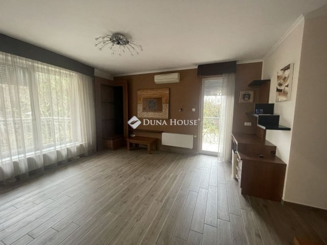 Eladó téglalakás, Kecskeméten 88 M Ft, 3 szobás