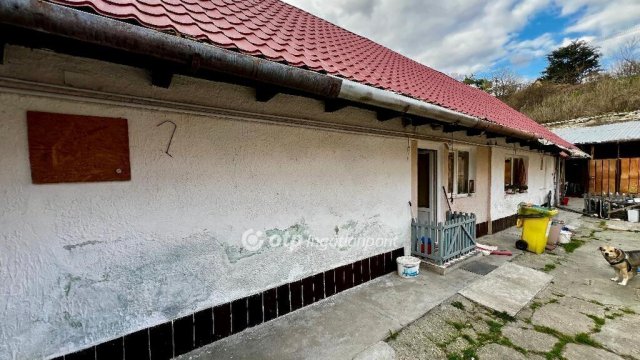 Eladó családi ház, Egerben 24.9 M Ft, 3 szobás