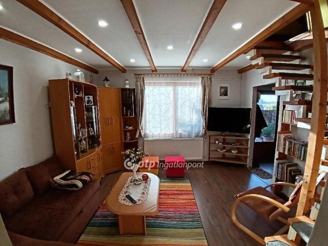 Eladó családi ház, Szigetcsépen 109.9 M Ft, 3 szobás