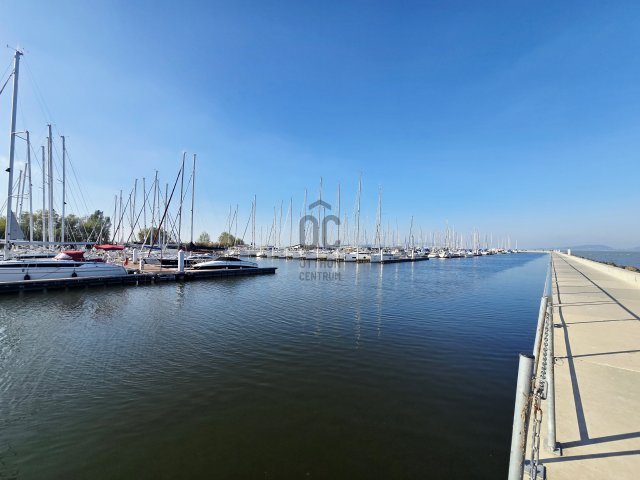 Eladó téglalakás, Balatonfenyvesen 89 M Ft, 3 szobás