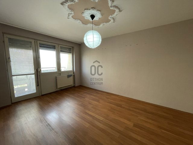 Eladó panellakás, Debrecenben 56.9 M Ft, 3 szobás