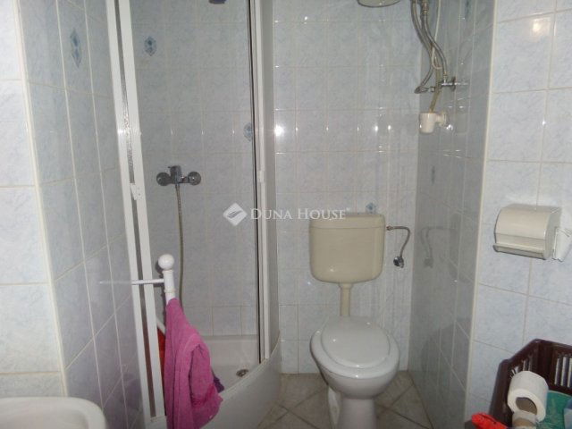 Eladó téglalakás, Pécsett 45 M Ft, 2 szobás