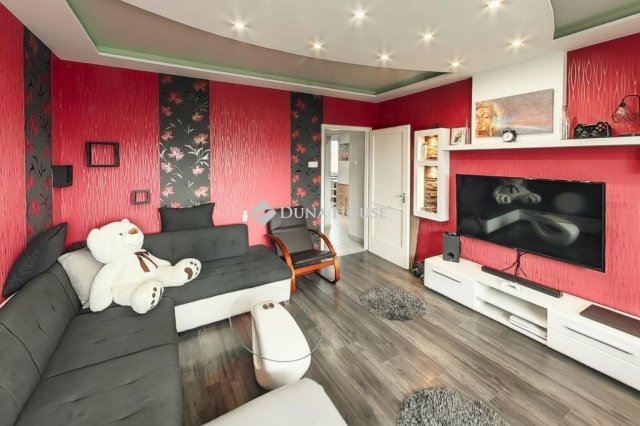 Eladó panellakás, Kecskeméten 47.5 M Ft, 3 szobás