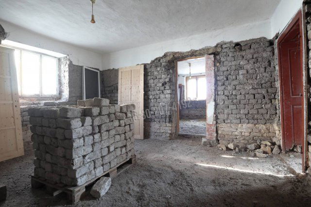 Eladó családi ház, Sándorfalván 19.9 M Ft, 2 szobás