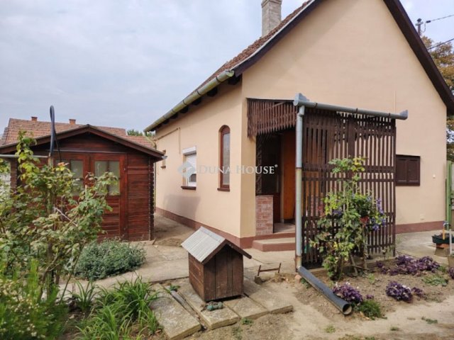 Eladó családi ház, Szabadkígyóson 14.9 M Ft, 1 szobás