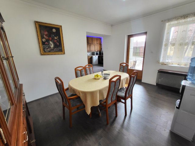 Eladó családi ház, Apcon 53.5 M Ft, 4 szobás