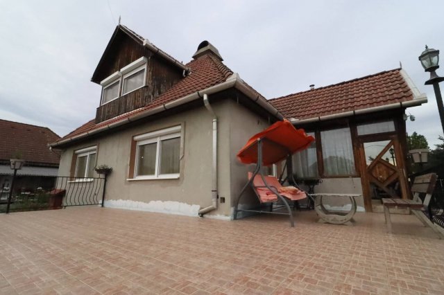 Eladó családi ház, Monorierdőn 155 M Ft, 5 szobás