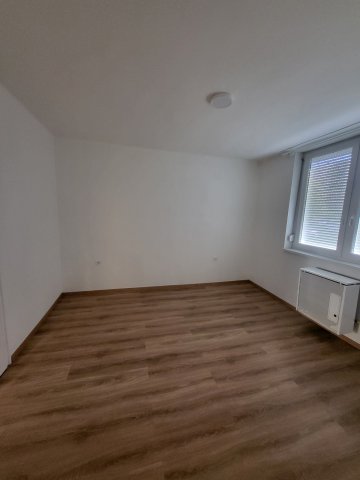 Kiadó téglalakás, albérlet, Békéscsabán, Tölgyfa utcában