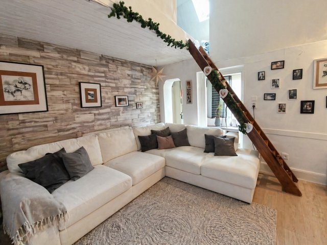 Eladó családi ház, Szegeden 70 M Ft, 3 szobás