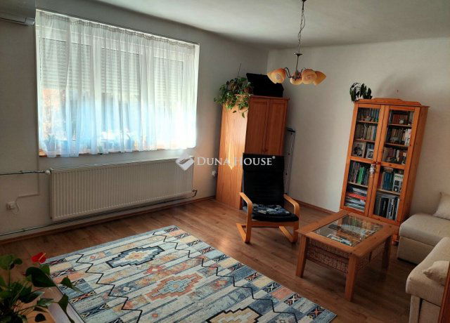 Eladó téglalakás, Kaposváron 47.99 M Ft, 2 szobás