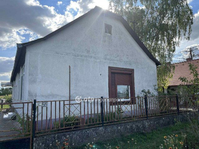 Eladó családi ház, Hantoson 13.5 M Ft, 3+1 szobás