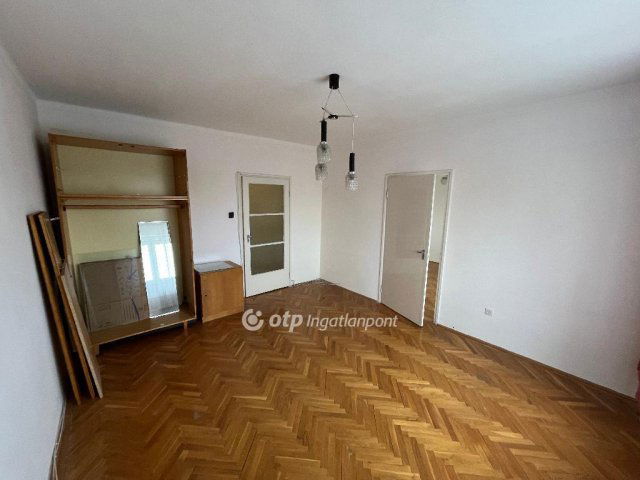 Eladó téglalakás, Mosonmagyaróváron 49.9 M Ft, 2+2 szobás