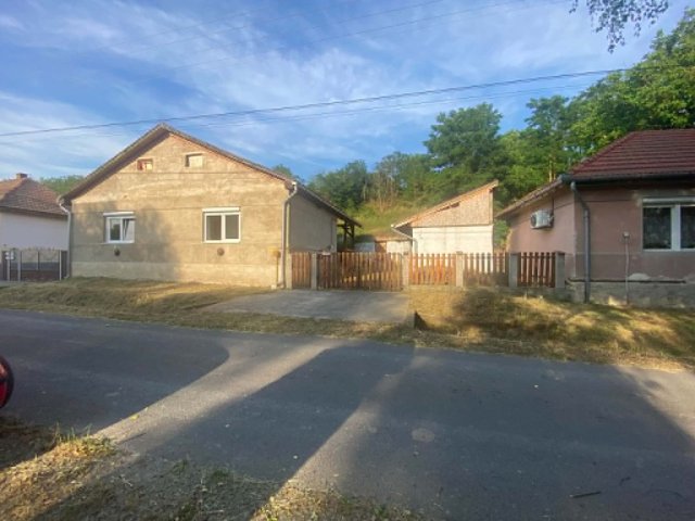 Eladó családi ház, Kazáron 22.5 M Ft, 3 szobás