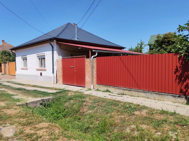 Eladó családi ház, Szegeden 89.9 M Ft, 3 szobás