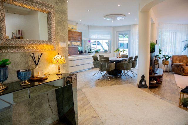 Eladó családi ház, Pilisvörösváron 340 M Ft, 4 szobás