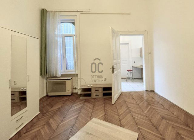 Eladó téglalakás, Budapesten, V. kerületben 75.9 M Ft, 2 szobás