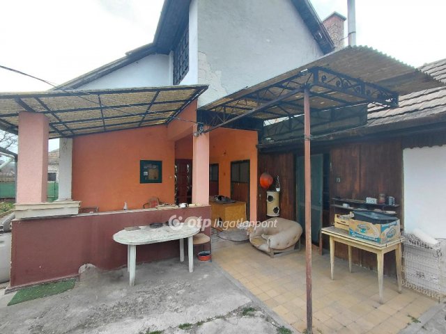 Eladó családi ház, Bagon 76 M Ft, 3+1 szobás