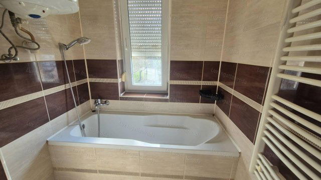 Eladó téglalakás, Oroszlányban 29.99 M Ft, 2 szobás