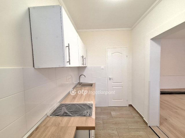 Eladó téglalakás, Budapesten, IV. kerületben 44.7 M Ft, 1 szobás