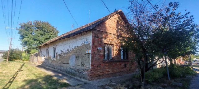 Eladó családi ház, Makón 5.9 M Ft, 4 szobás