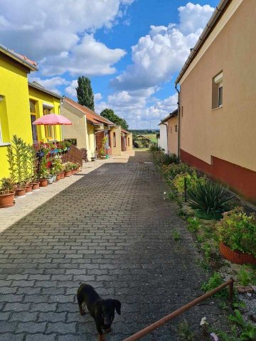 Eladó hotel, Zalakaroson 99 M Ft, 10 szobás / költözzbe.hu