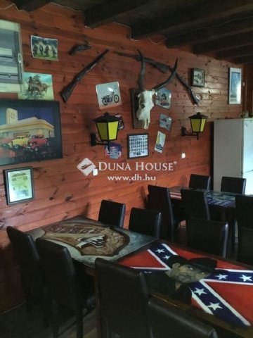 Eladó hotel, Budapesten, IV. kerületben 500 M Ft, 26 szobás