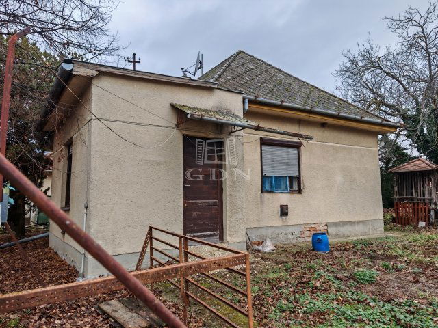 Eladó családi ház, Pécelen 45.95 M Ft, 2+1 szobás