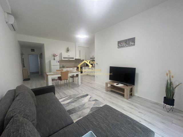 Kiadó téglalakás, albérlet, Csornán 200 E Ft / hó, 3 szobás