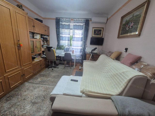 Eladó téglalakás, Almásfüzitőn 16.9 M Ft, 1 szobás