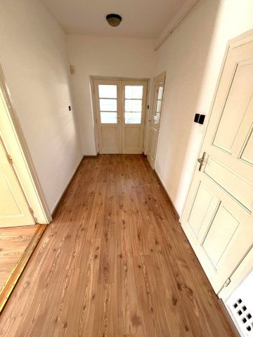 Eladó családi ház, Pécsett 104.9 M Ft, 4 szobás