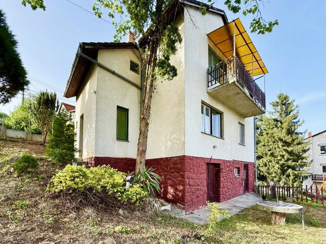Eladó családi ház, Zalaegerszegen 71.9 M Ft, 5 szobás