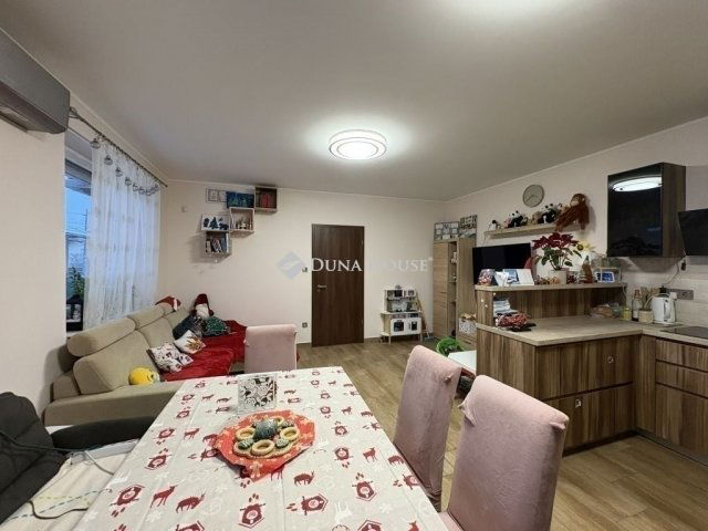 Eladó ikerház, Ócsán 92.9 M Ft, 4 szobás / költözzbe.hu