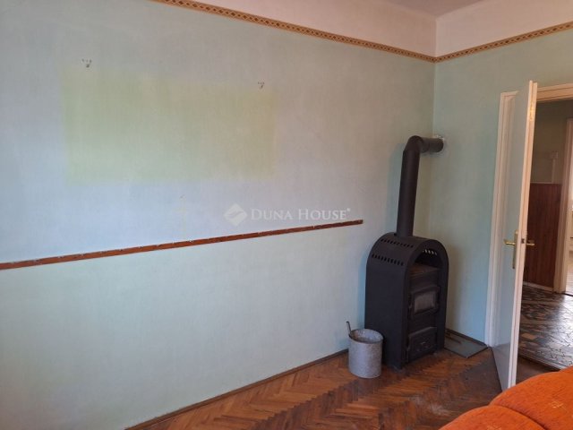 Eladó családi ház, Egyházasrádócon 42.6 M Ft, 2+1 szobás