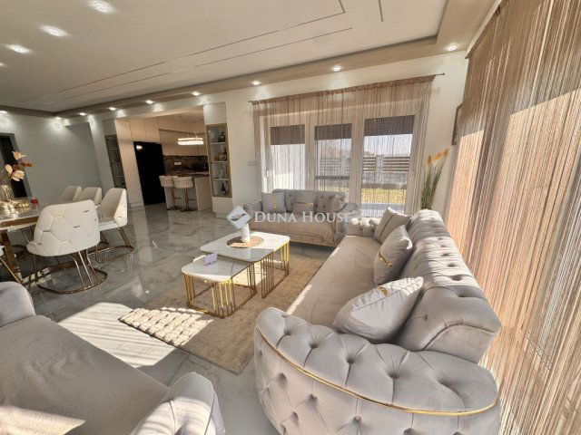 Eladó családi ház, Zalaegerszegen 231.99 M Ft, 4 szobás